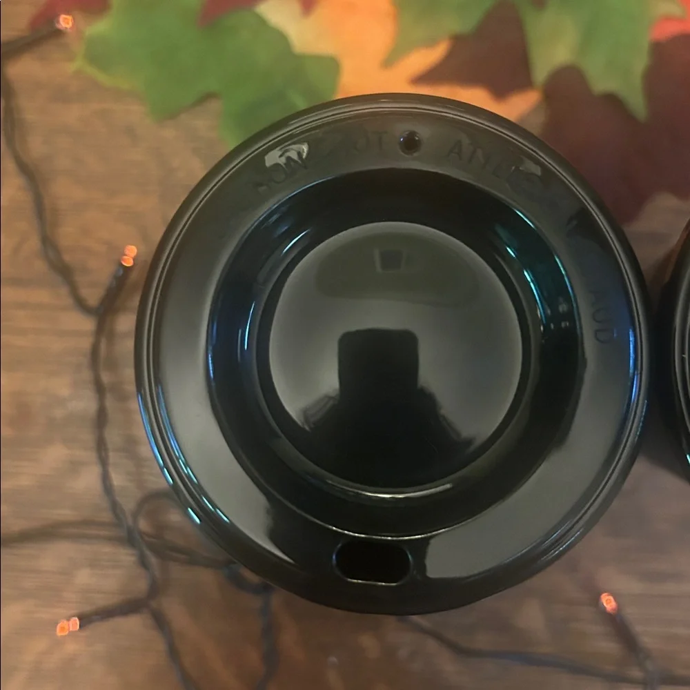 Starbucks Fall 2021 Black with Rose Design Plastic Reusable Grande 16 OZ Cups - Picture 5 of 6